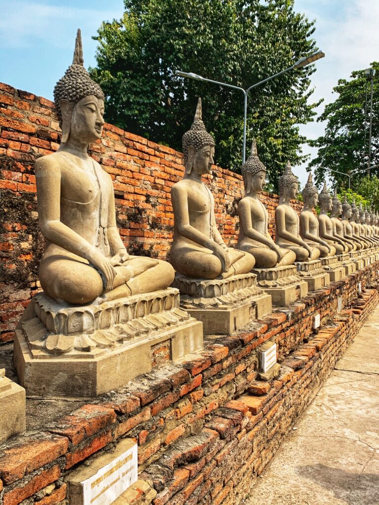 Budas que conmemoran el triunfo de la batalla contra Myanmar